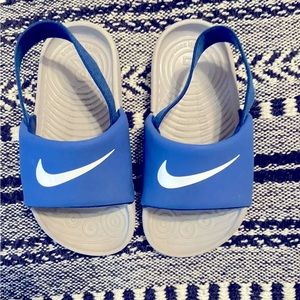 Nike toddler slides size 8